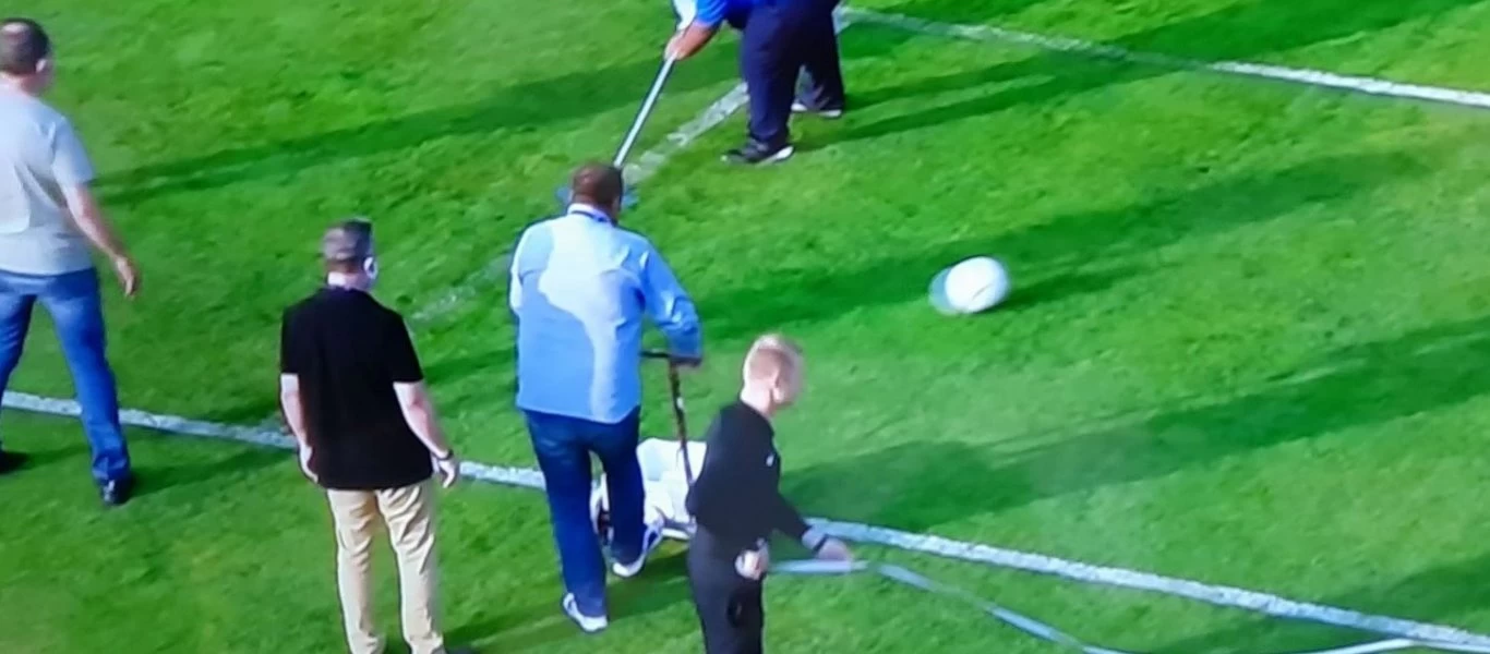 Απίστευτο αλλά ελληνικό: Στο Λαμία-ΟΦΗ ξανασχεδίασαν τις γραμμές πριν από την έναρξη του αγώνα γιατί ήταν λάθος! (φώτο)